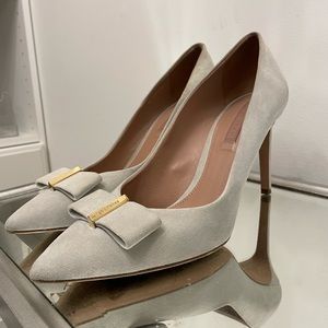 Hugo Boss Suede Pumps